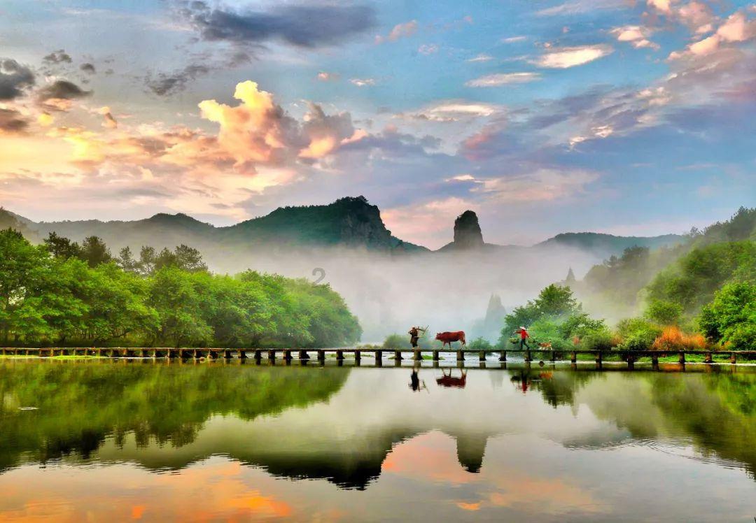 尺度这么大，台词这么露骨，女主还是女神，这剧能过审也是奇了